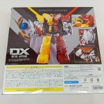 外箱の背面。組み替えた姿の写真と注意書き、バーコードがあります。