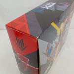 外箱の側面を斜めから写した写真。