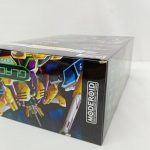 外箱を斜めから。正面と側面のイラストと「MODEROID」の印字。