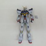 本体の全身を正面から写した写真。