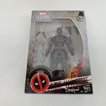 商品パッケージの正面。『MARVEL LEGENDS SERIES』の文字と、窓の中の灰色のフィギュア