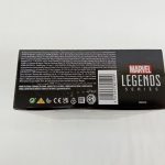 パッケージの側面下部。細かい文字の表示と縦向きのバーコード、『MARVEL LEGENDS SERIES』の文字