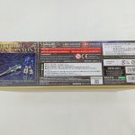 外箱の側面。組み立て例の写真と各国語の注意書き、右端にUPCとJANの2つのバーコード