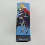 箱の細い側面。全身の絵と『figma』のロゴ