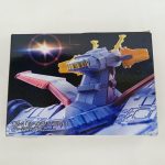 外箱の上面。宇宙戦艦の写真と作品の説明の文。