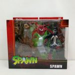 外箱の正面。「SPAWN」のロゴと、窓の内側に本体とジオラマ風のパーツがあります。