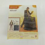 箱の裏面。商品と付属品の写真、各国語の注意書き