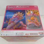 外箱の背面。完成品の写真3点、注意書き、BANDAI NAMCOのロゴとバーコード