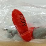 袋ごしに足の裏を近づいて写したところ。刻印の文字