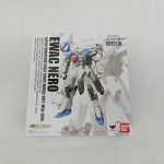 商品箱の正面。EWAC NEROの大きな文字と白い機体の絵、ROBOT魂とBANDAIのロゴ