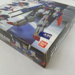 外箱を斜めから写した面。ZZ GUNDAMのロゴと機体の絵