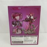 商品箱の背面。フィギュアの写真と商品情報の表示