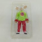 ブリスターに収まったフィギュア本体と交換用の手