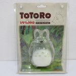 大トトロの台紙付きブリスター正面。台紙に TOTORO となりのトトロ ドール・コレクション の印字があります。