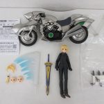本体、バイク、付属パーツ、説明書を並べて撮影。説明書に figma セイバー Zero ver. の印字があります。