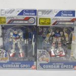 2つのパッケージを並べた正面。右が本商品の RX-78GP02A ガンダム試作2号機 です。