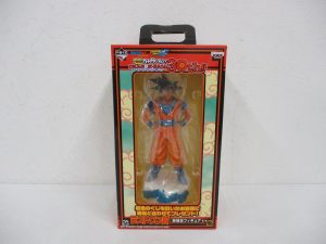 一番くじ ドラゴンボール30th ラストワン賞 孫悟空フィギュアの箱正面。窓から本体が見えます。