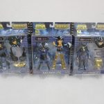 同じ出品の3点を並べた正面。中央が本商品の 7.暗黒ドラゴン です。