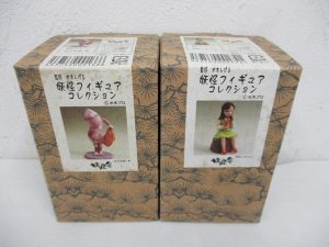 2つの箱を並べた正面。左が本商品の ねずみ男・裸 です。