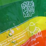 袋のアップ。メディコム・トイのロゴが見えます。