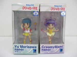 2点の箱を並べた正面。左が本商品の Yu Morisawa nano! で、右は CreamyMami nano! です。