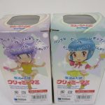 2点の箱の側面。どちらの箱にも同じシリーズ名と対象年齢の表示が印刷されています。