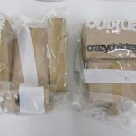 crazychildrenのロゴ入りの袋に入ったパーツ。
