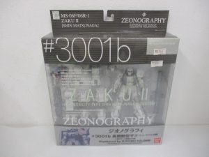 パッケージ正面。#3001b と ZAKU II の文字、白い機体が見えます。
