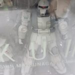 窓越しに撮影した白い機体の拡大。