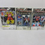 3箱の背面。右が本商品のスターセイバーの箱です。