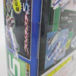 外箱の側面の拡大。クロムチェスターδ の表示とセット内容があります。