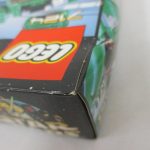 外箱の角の拡大。7124 の印字の面に傷みがあります。