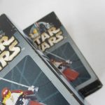 外箱の角の拡大。STAR WARS のロゴの面です。
