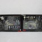 同じ出品の2箱を並べた正面。右の箱に AT-FLY and SCOPEDOG の印字があります。