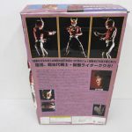 外箱の背面。フィギュアの写真と説明があります。