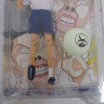 人形の脚とピンポン玉。靴底に刻印があります。