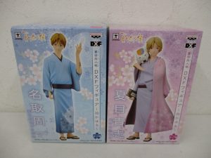 ～花かほる～ の2箱の正面。左の眼鏡の人物の箱が本商品の 名取周一 です。