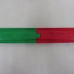 付属のスピードかえレール2本（緑と赤）。