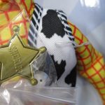 胸元を寄って撮影。取れた SHERIFF のバッジが袋に入っています。