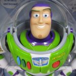 本体の上半身を撮影。SPACE RANGER と LIGHTYEAR の表示が確認できます。