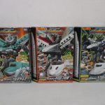 同じ出品にあった3箱を並べた正面。左が本商品で、箱に DXS06 シンカリオン H5はやぶさ の印字があります。