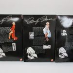 3箱の背面。左が本商品の赤いドレスの箱です。