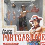 外箱正面。窓越しに本体が見え、Figuarts ZERO と PORTGAS.D.ACE、ポートガス・D・エース の印字があります。