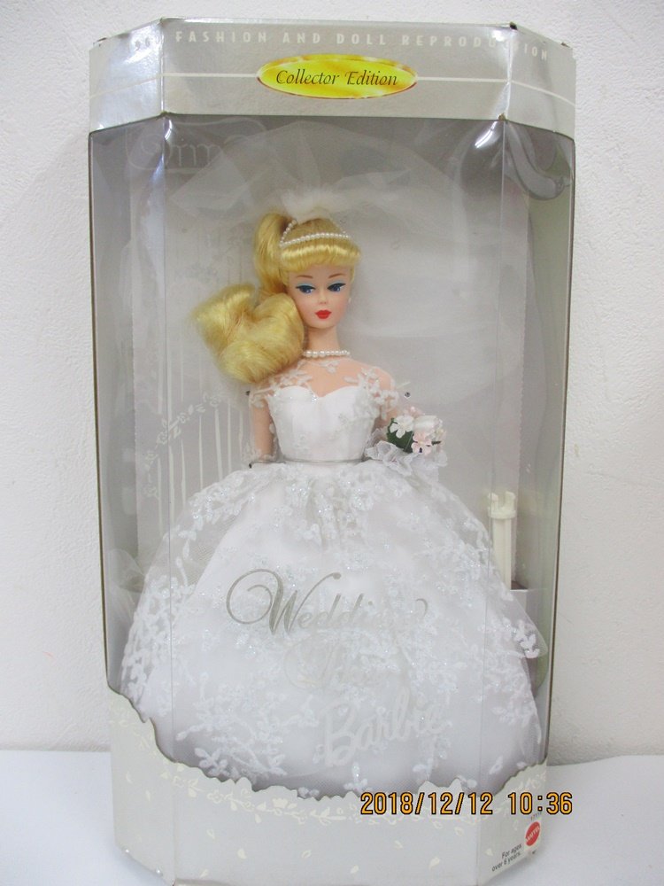 箱の正面。Wedding Day Barbie と Collector Edition の印字があります。
