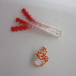 外した状態のかんざしのパーツを撮影しています。