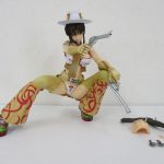 レヴィ カウガールver.の全身。白い帽子をかぶり、リボルバーを構えています。