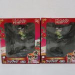 飛鳥の2箱を並べた正面。窓越しに茶色の髪の本体が見えます。