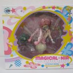 天元突破グレンラガン マジカルニア 1/8の外箱正面。窓から本体が見えます。