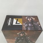 外箱の上面。Lの文字とポッパレのロゴ、アルベドの絵