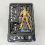 ブリスターに収まった本体と交換用パーツ類